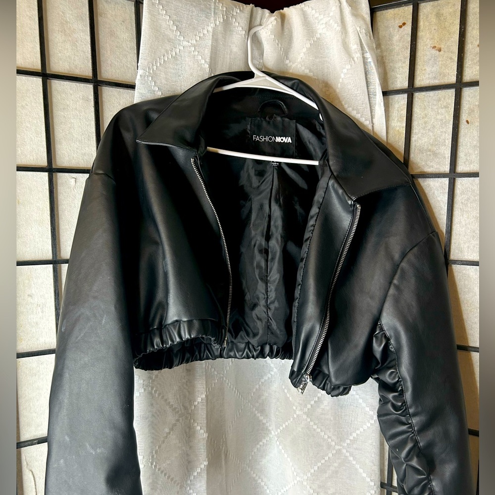 Large new fashion nova black leather jacket